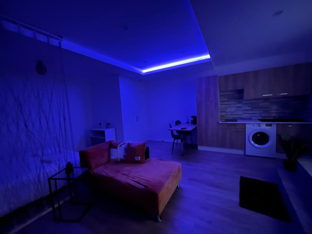 Appartement Luxe Jaune Saint-Etienne  Ngoại thất bức ảnh