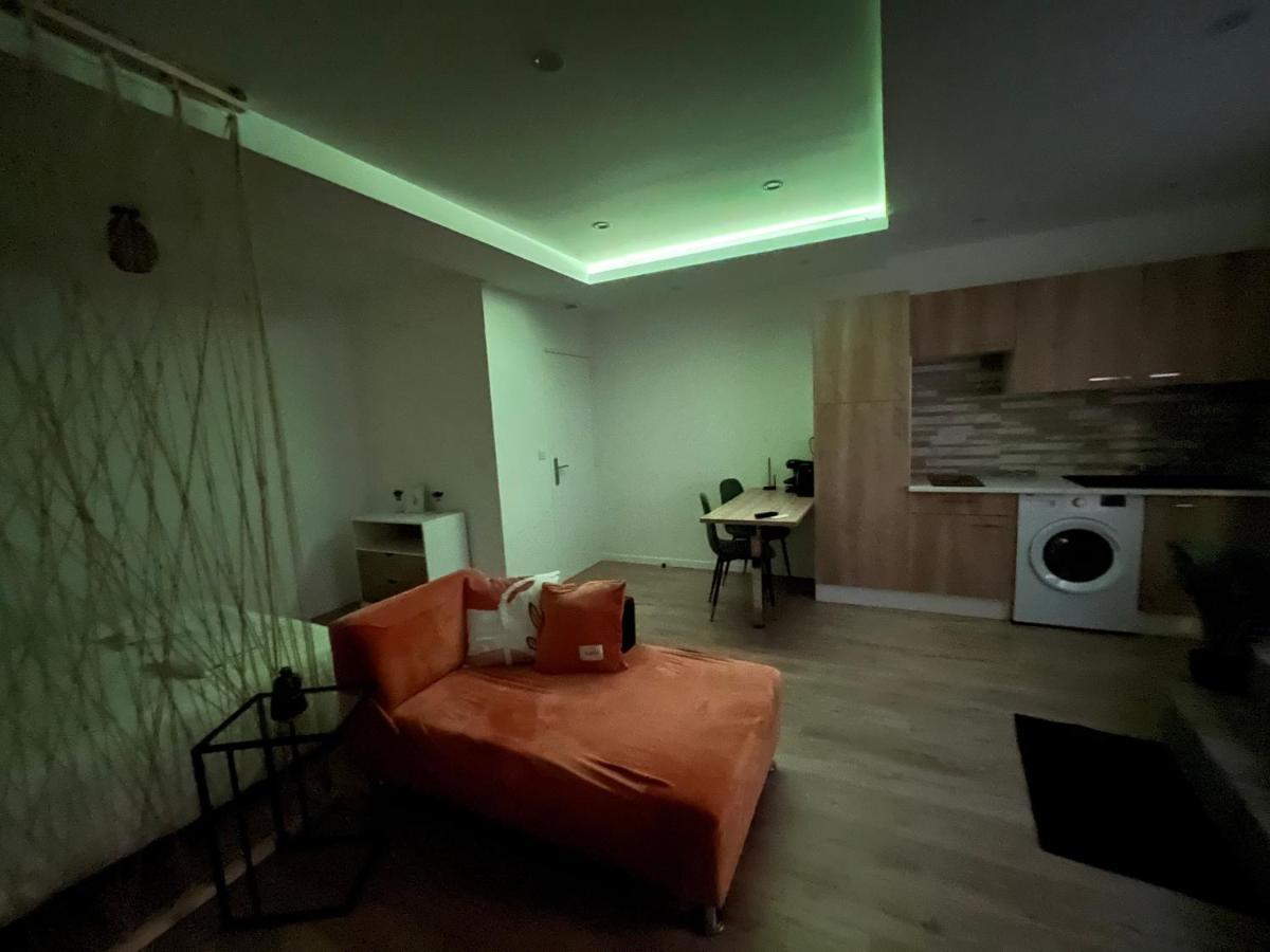 Appartement Luxe Jaune Saint-Etienne  Ngoại thất bức ảnh