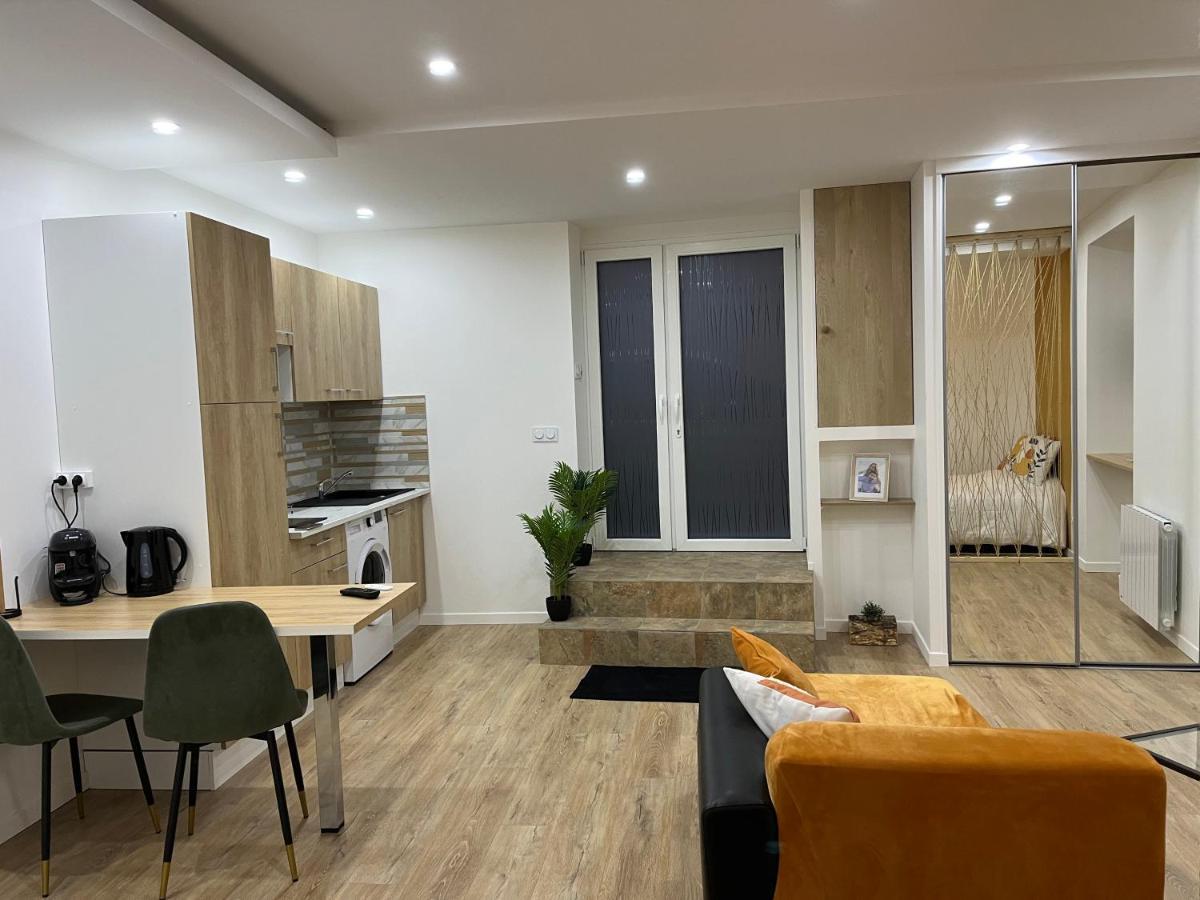 Appartement Luxe Jaune Saint-Etienne  Ngoại thất bức ảnh